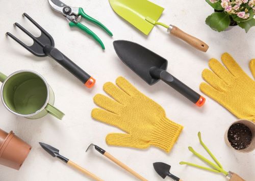 Nützliches Zubehör für Balkon- und Terrassenpflanzen